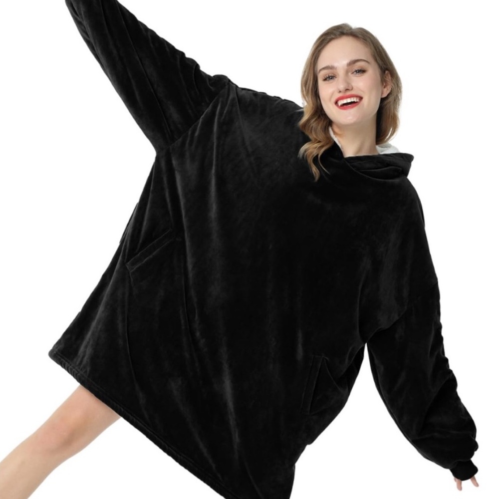 Synergy Organic Clothing Black velvet like comfy top with cool thumb slots